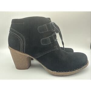 Clarks Women's Cottagecore‎ Artisan Carleta Nubuck Ankle Bootie Sz 8 Black Suede